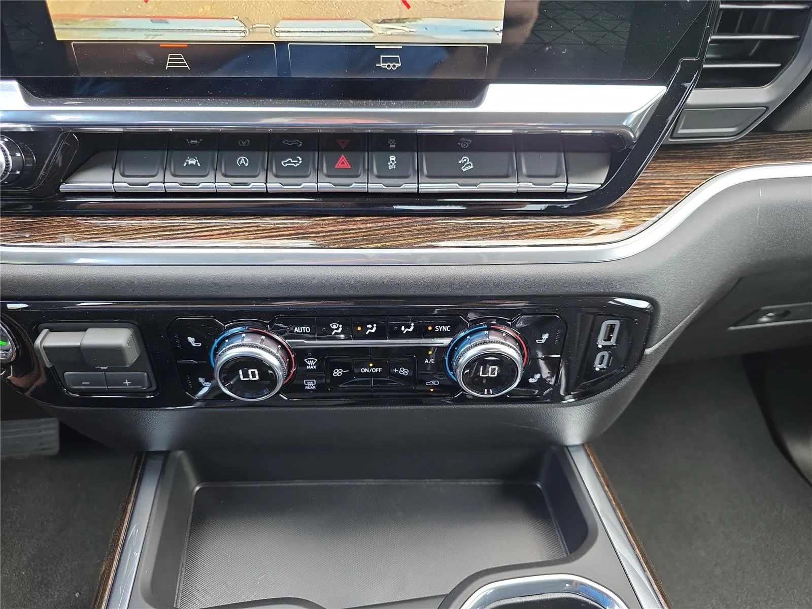 New 2026 Sterling Metallic GMC Elevation image 25