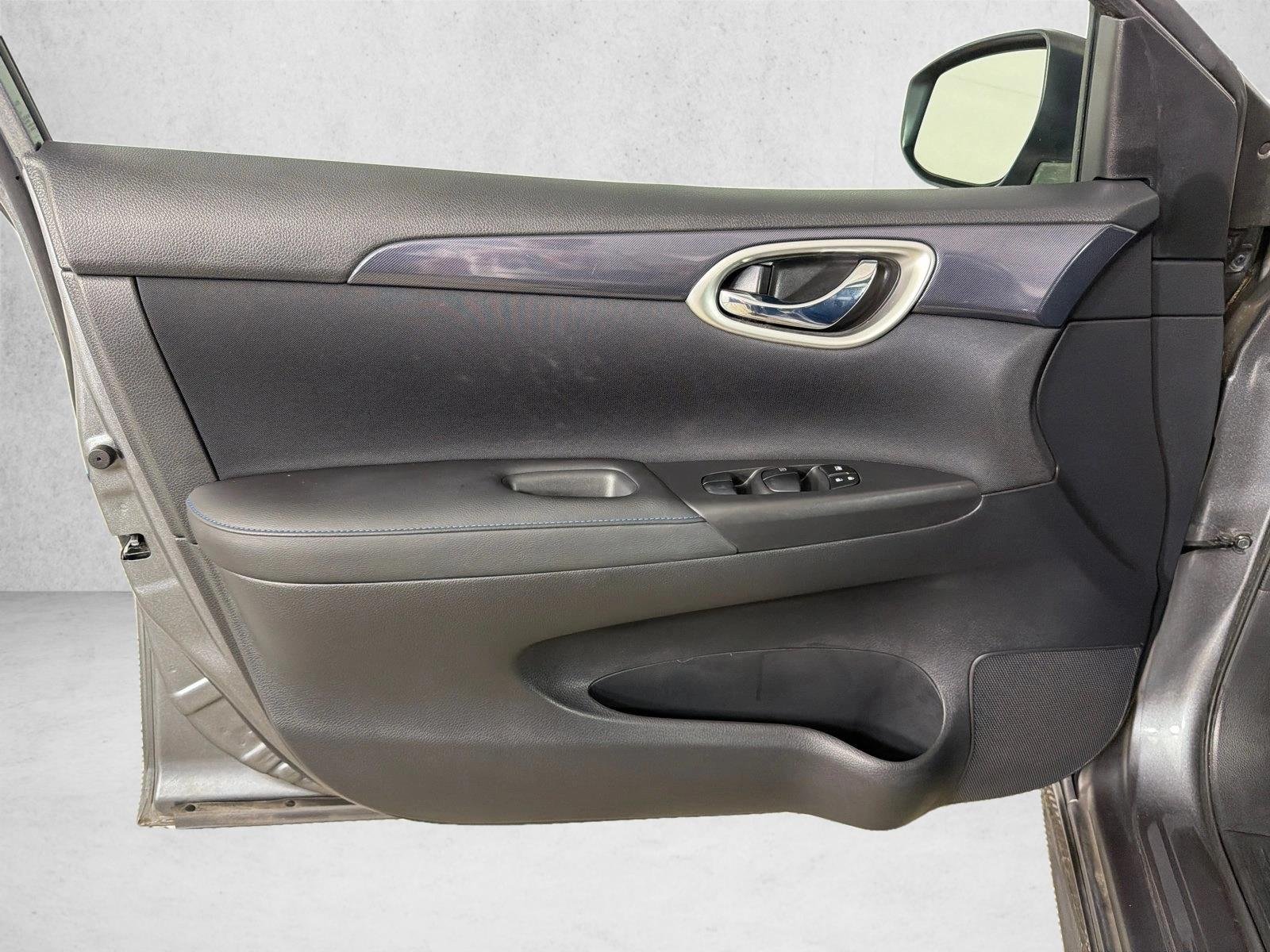 Used 2018 Gun Metallic Nissan SR Turbo image 11
