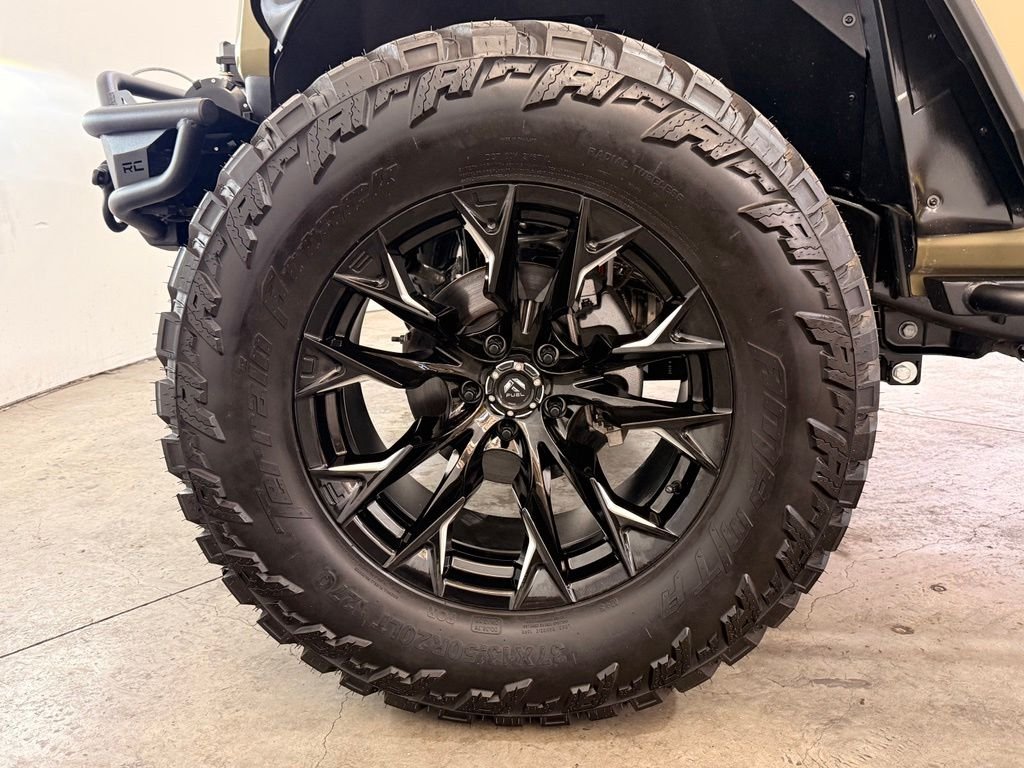 Used 2025 41 Jeep Rubicon image 16
