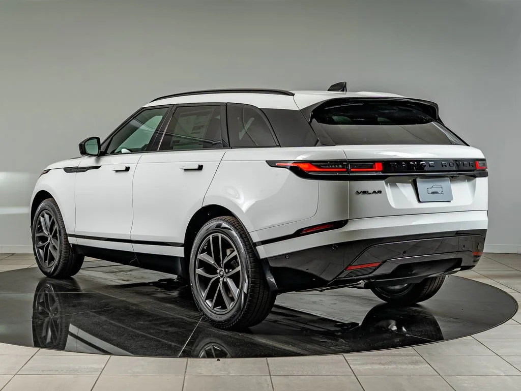 New 2026 Fuji White Land Rover Belgravia Edition image 7