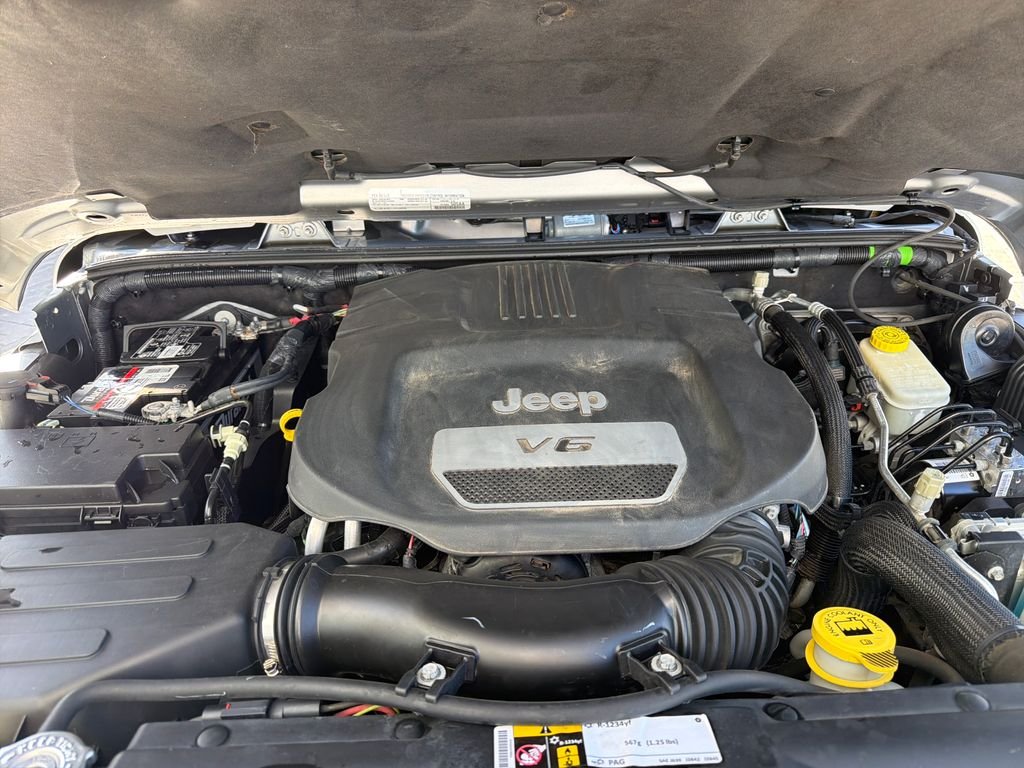 Used 2016 Billet Silver Metallic Jeep Unlimited Sahara image 19