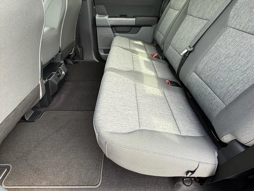 New 2026 Carbonized Gray Metallic Ford XLT image 6
