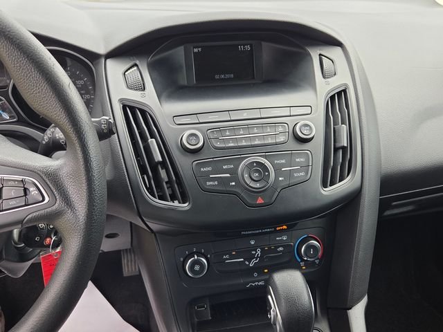 Used 2018 Gray Ford SE image 16