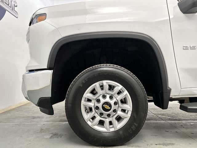 Used 2025 White Chevrolet LT image 20
