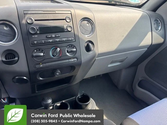 Used 2007 Blue Ford  image 21