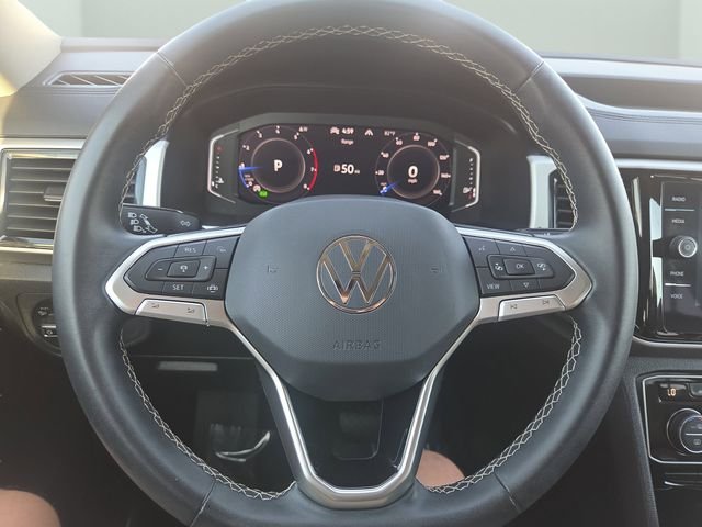 Used 2022 Platinum Gray Metallic Volkswagen 3.6L V6 SE w/Technology image 16