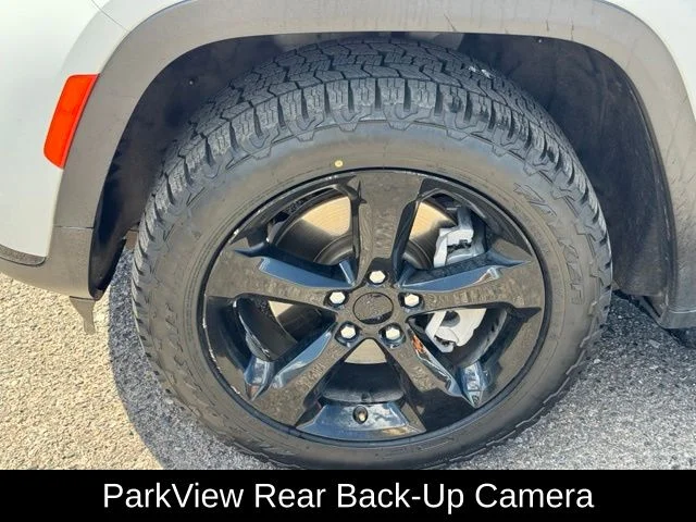 Used 2021 White Jeep Altitude image 10