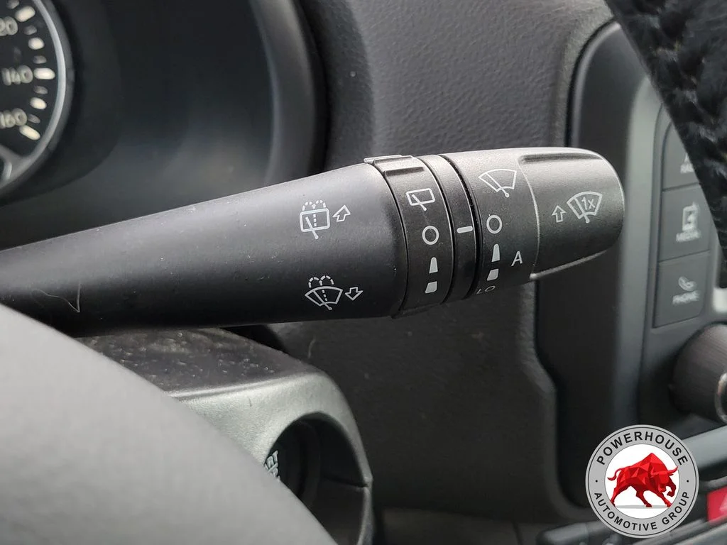 Used 2017 Gray Jeep Latitude image 32