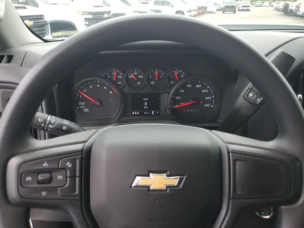 New 2026 Summit White Chevrolet WT image 27
