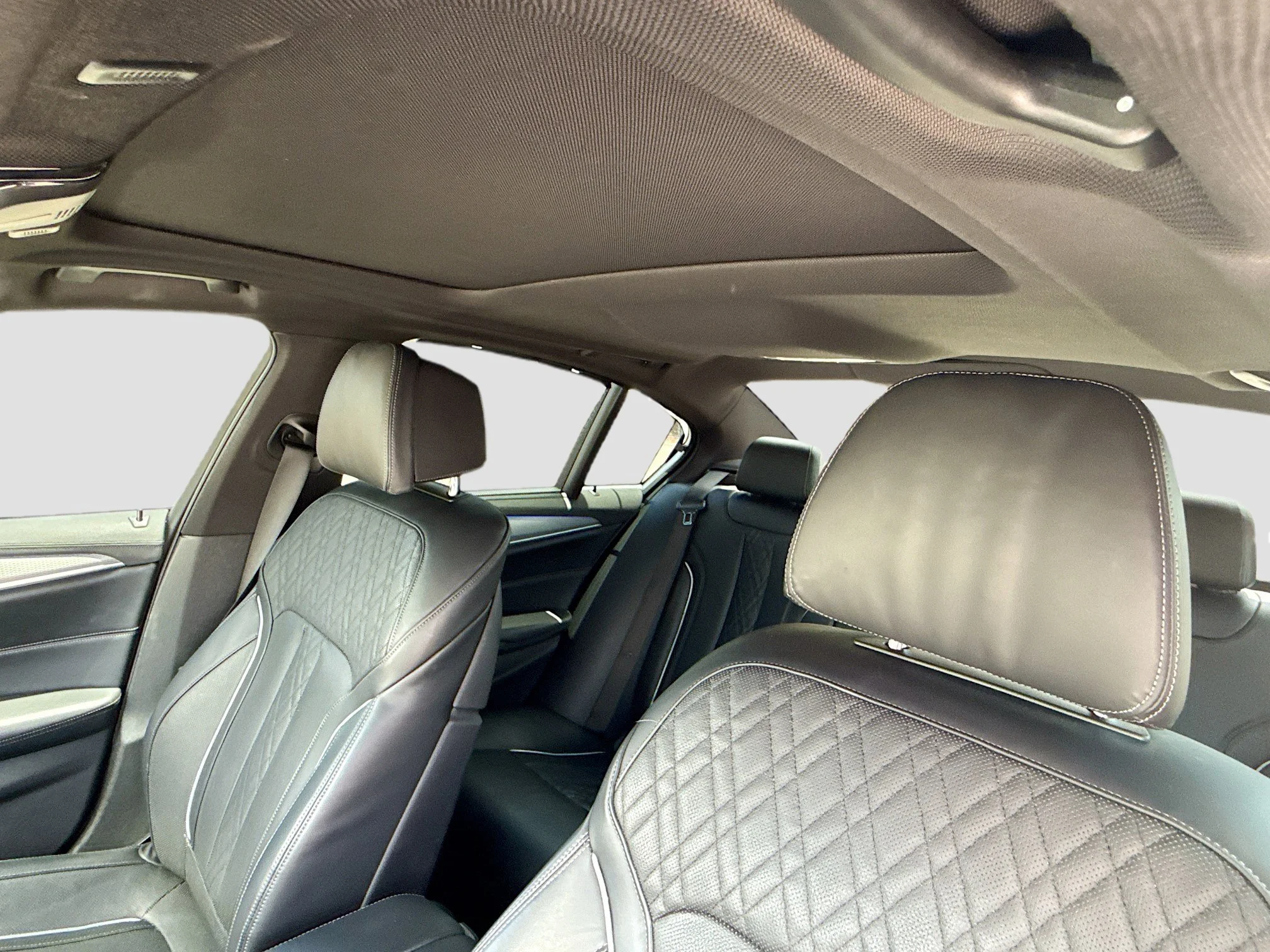 Used 2019 Alpine White BMW M550i xDrive image 27