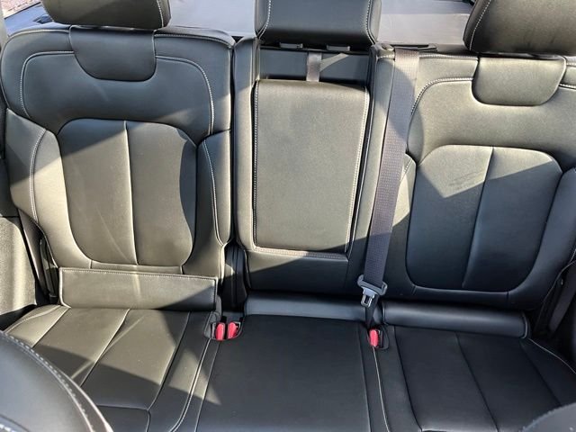 Used 2023 Silver Jeep 4xe image 27
