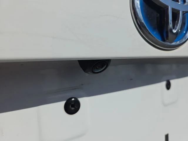 Used 2021 White Toyota XLE image 27