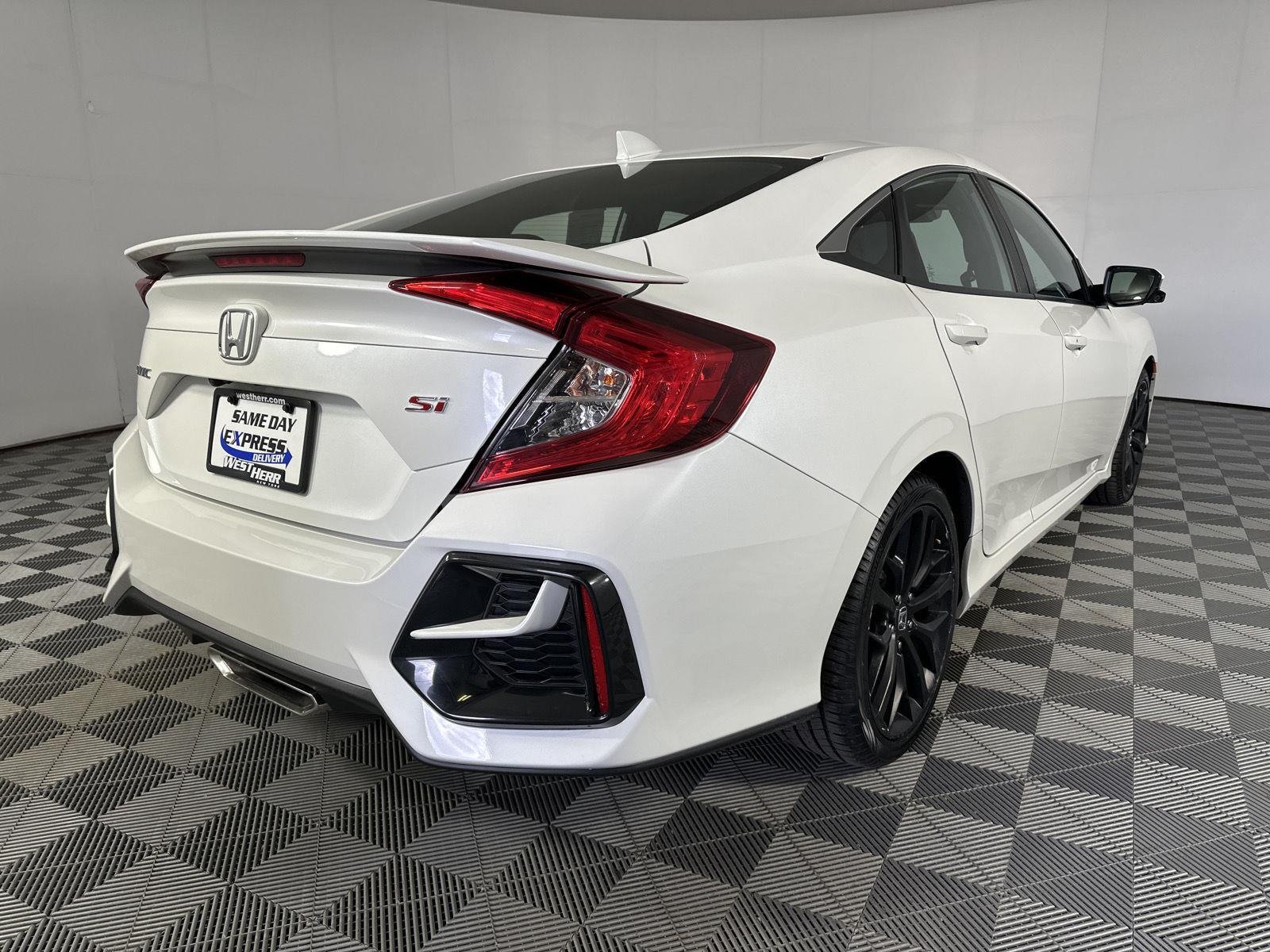 Used 2020 Platinum White Pearl Honda SI image 7