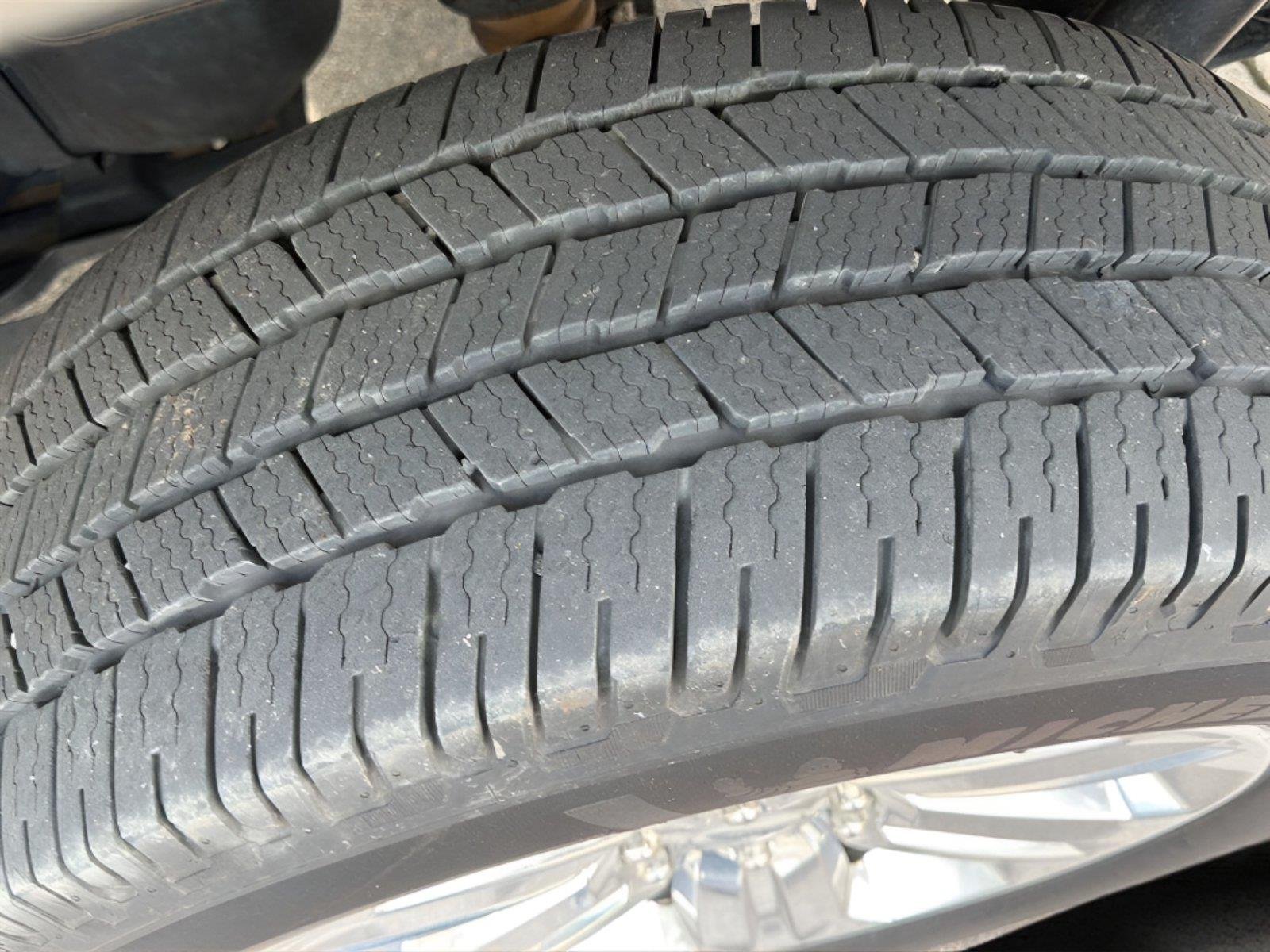 Used 2020 Stone Gray Ford XLT image 5