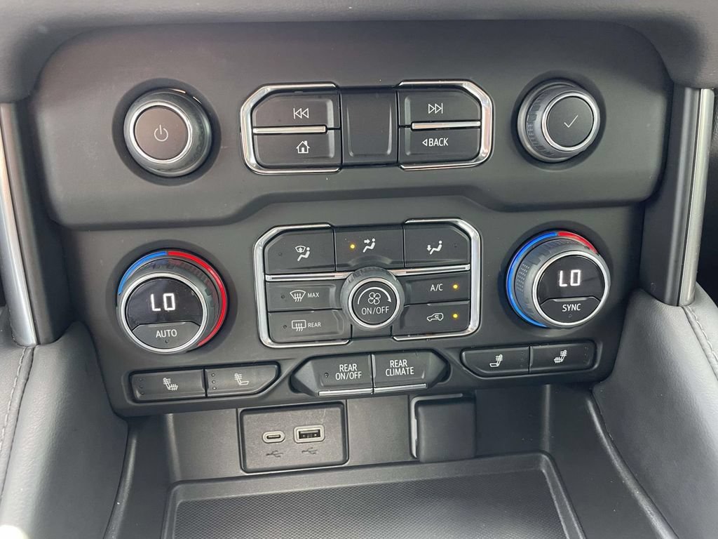 Used 2023 Black Chevrolet Z71 image 28