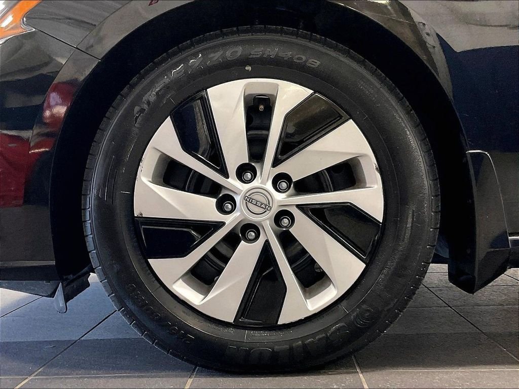 Used 2024 Black Nissan 2.5 S image 7