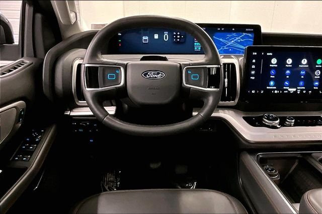 Used 2025 Oxford White Ford Active image 6