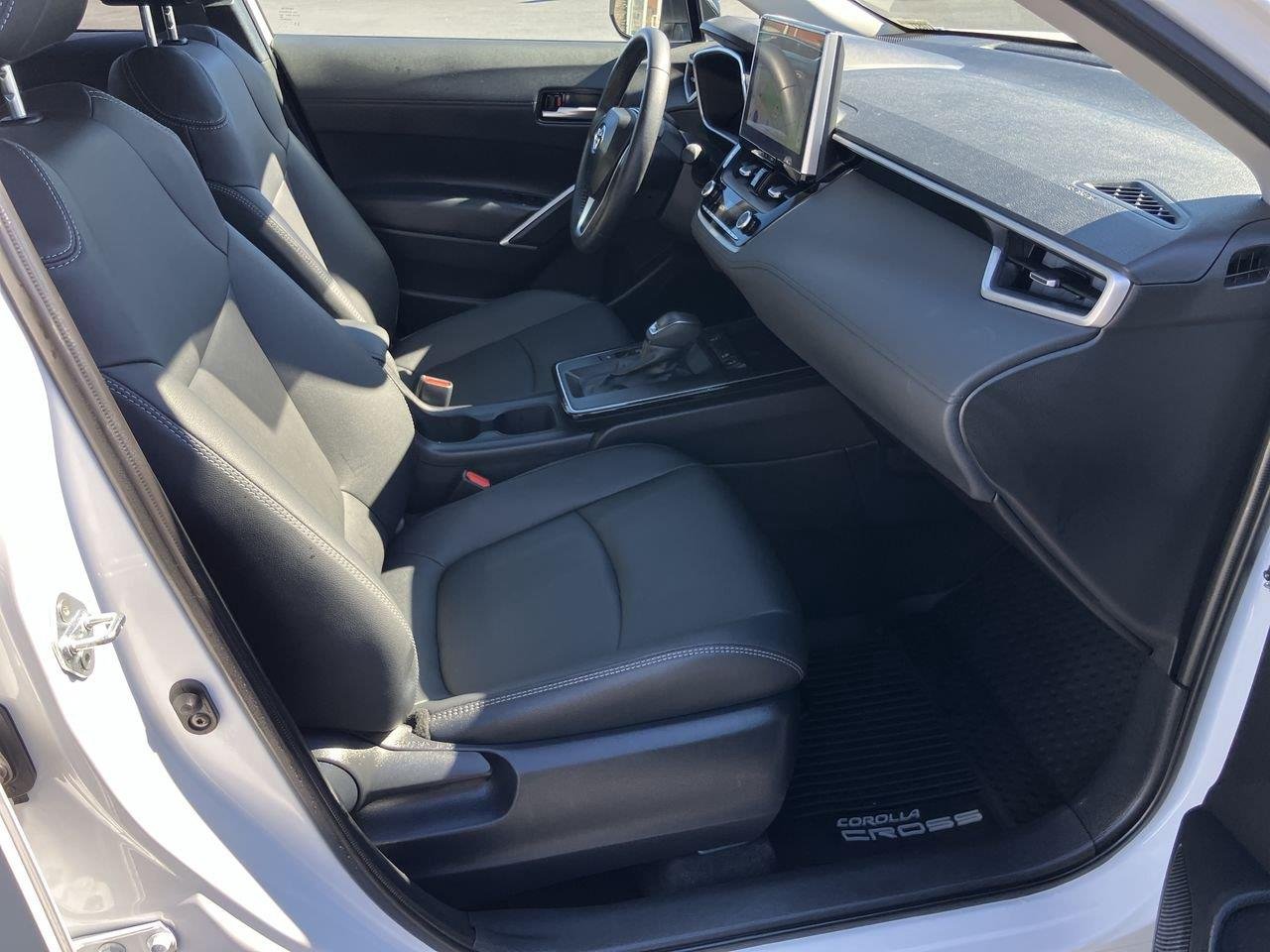 Used 2026 White (Wind Chill Pearl) Toyota XLE image 33