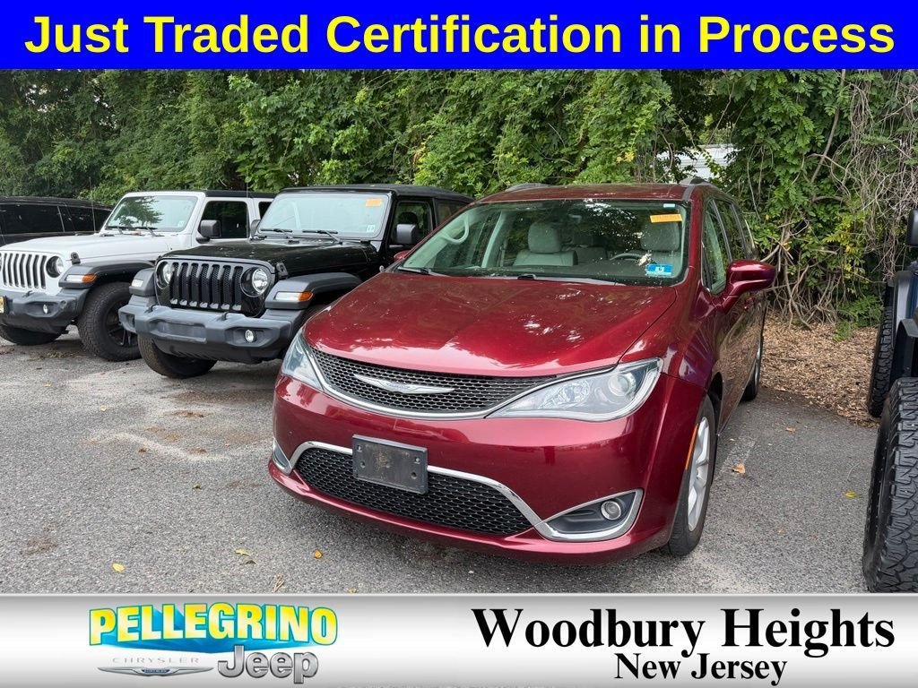 Used 2017 Red Chrysler Touring L image 3