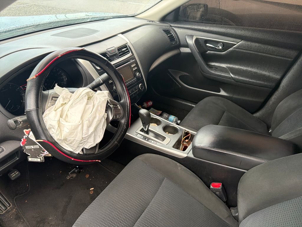 Used 2015 Black Nissan 2.5 S image 10