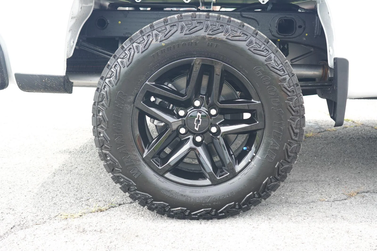 New 2026 Summit White Chevrolet Custom Trail Boss image 12