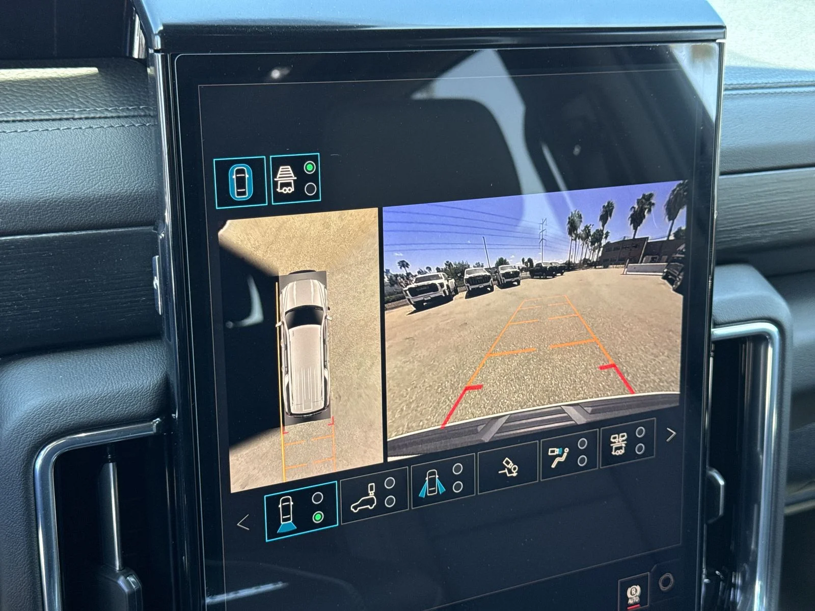 2026 GMC Yukon XL Denali - Photo 23