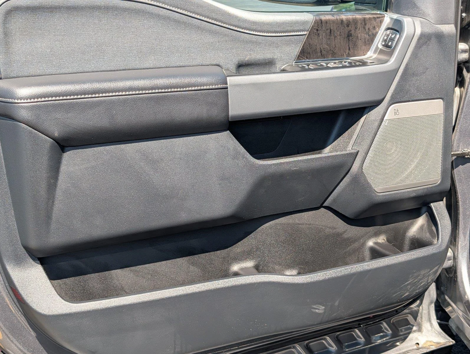 Used 2024 Carbonized Gray Ford Lariat image 15