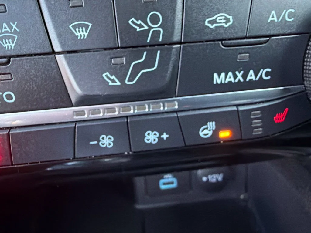Used 2022 Blue Metallic Ford SEL image 18