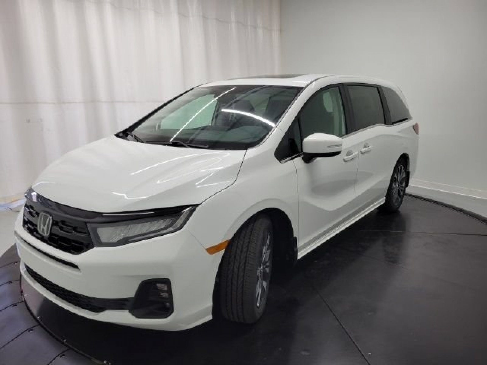 New 2026 Platinum White Pearl Honda Touring image 16