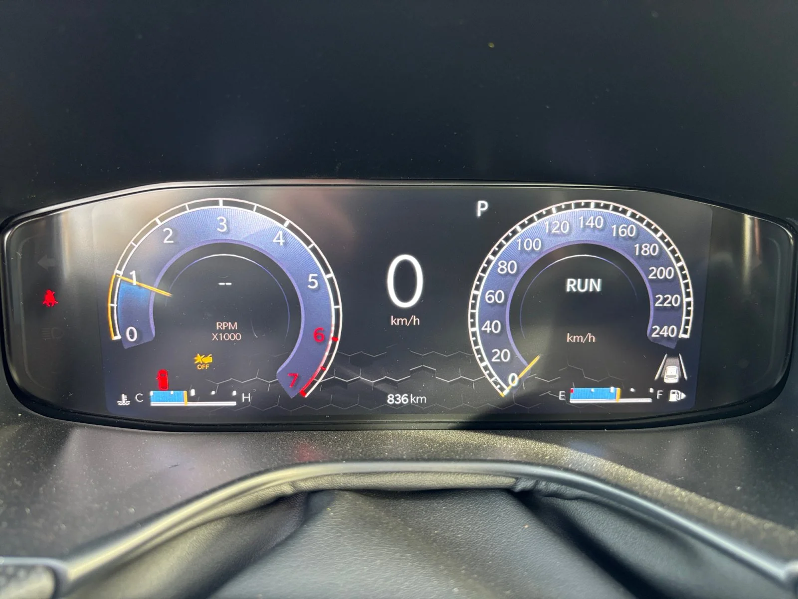 New 2026 Bright White Jeep North Altitude* 4x4, Pano Sunroof, Heated Seats, Wireless Charging Pad image 14