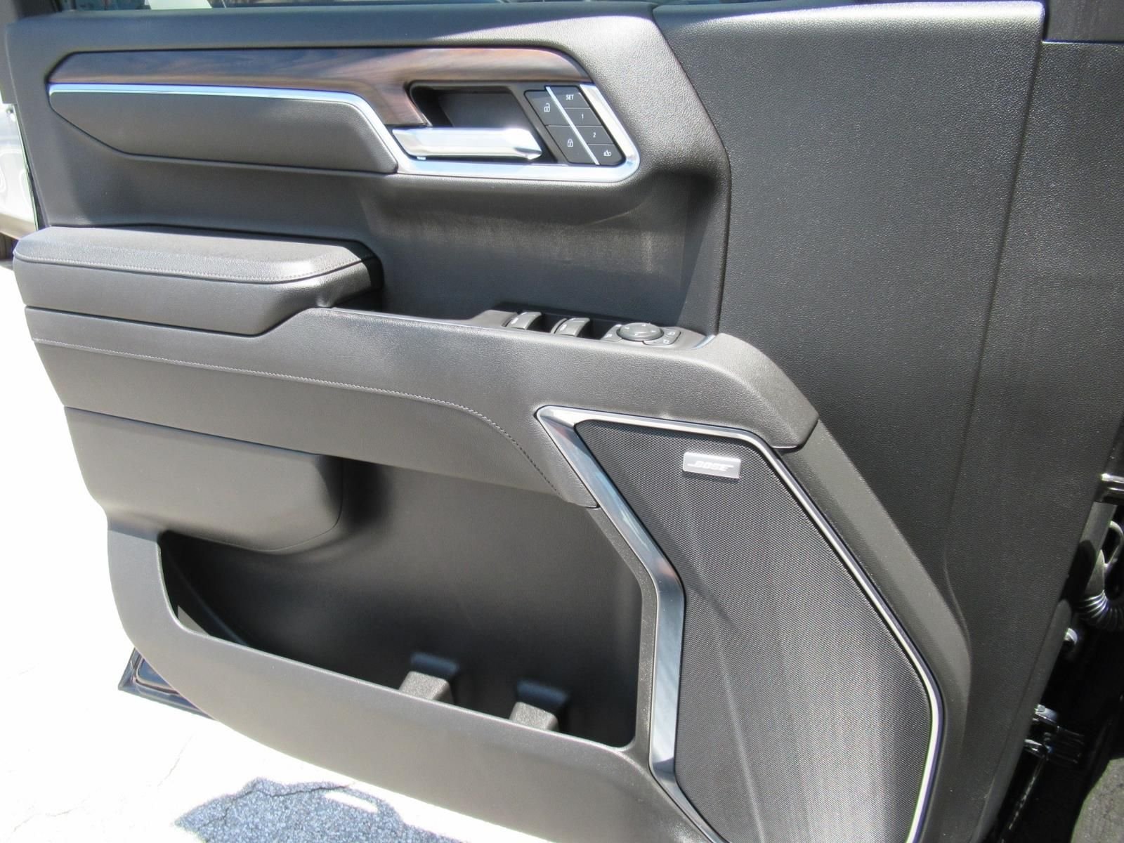 Used 2023 Black GMC SLT image 19