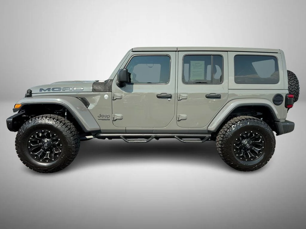 Used 2018 Gray Jeep Unlimited Sahara image 5