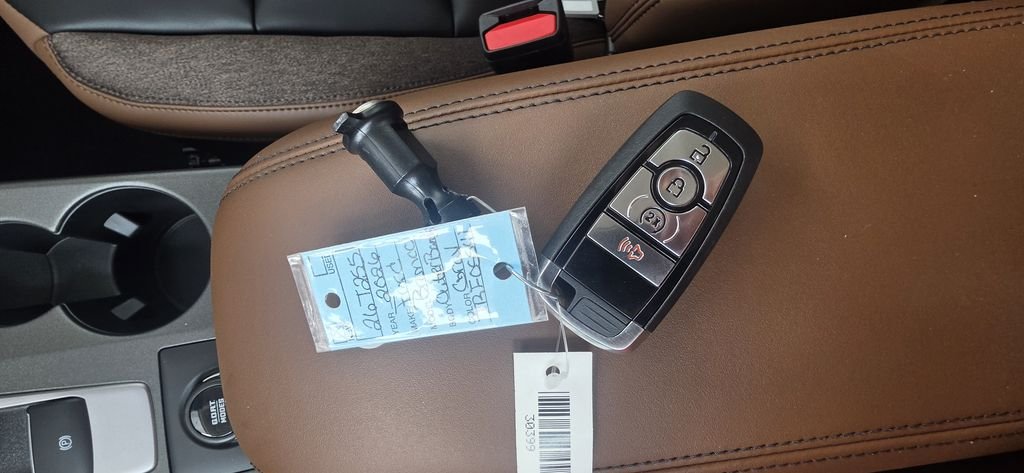 New 2026 Azure Gray Metallic Tri-Coat Ford Outer Banks® image 25