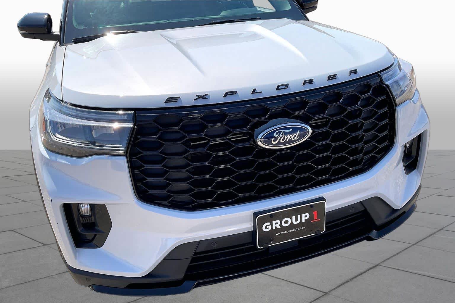 Used 2026 Space Gray Ford ST-Line image 28