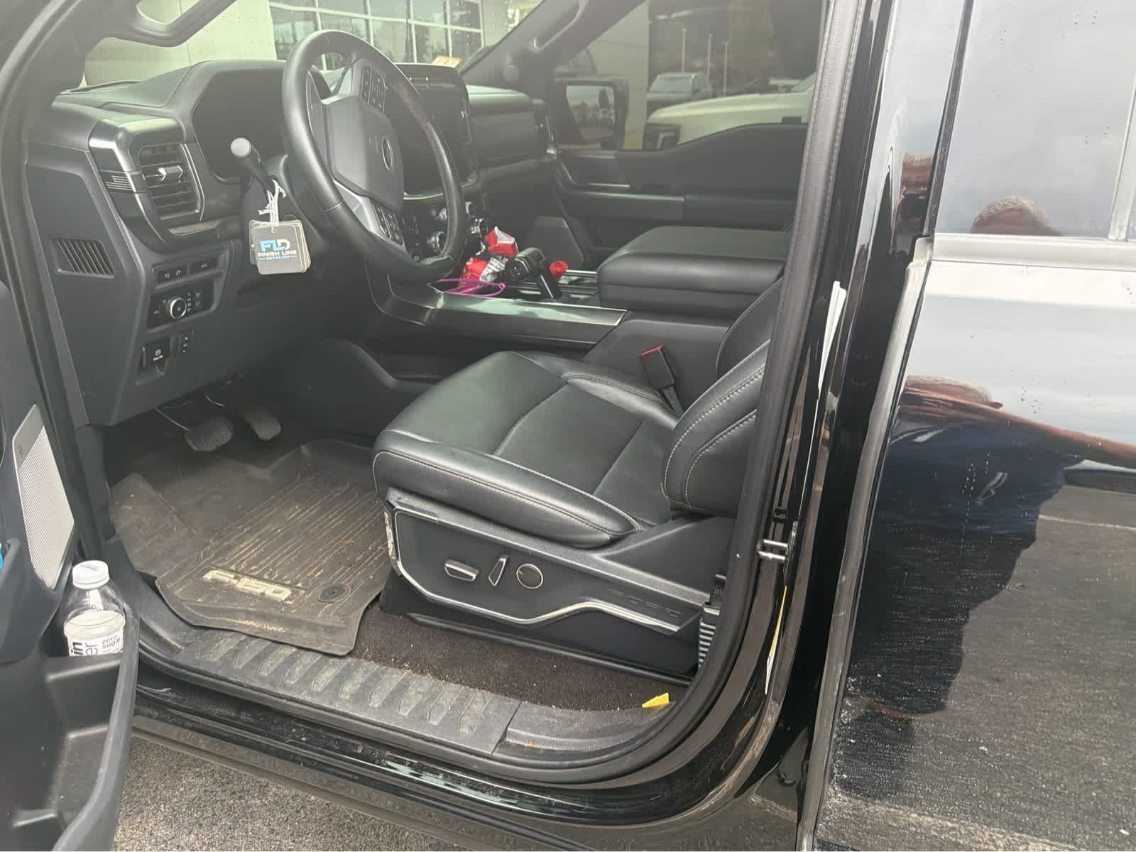 Used 2023 Agate Black Ford LARIAT image 5