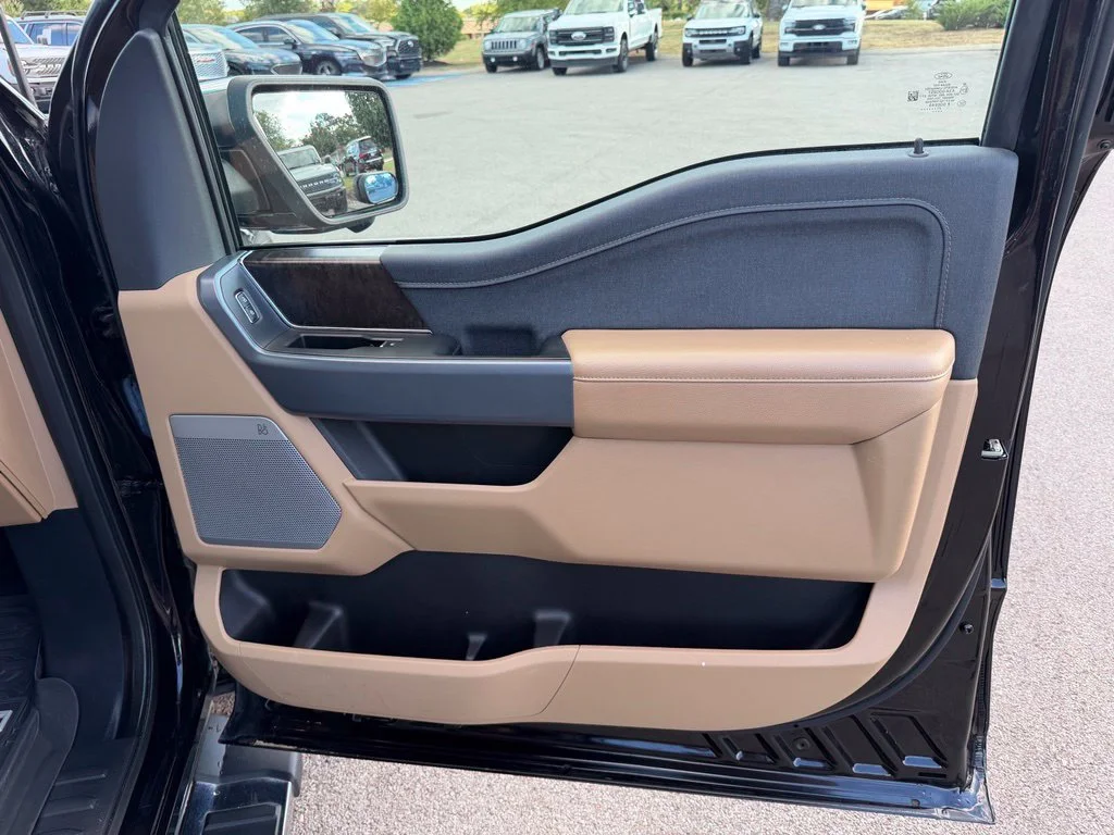 Used 2021 Black Ford Lariat image 19