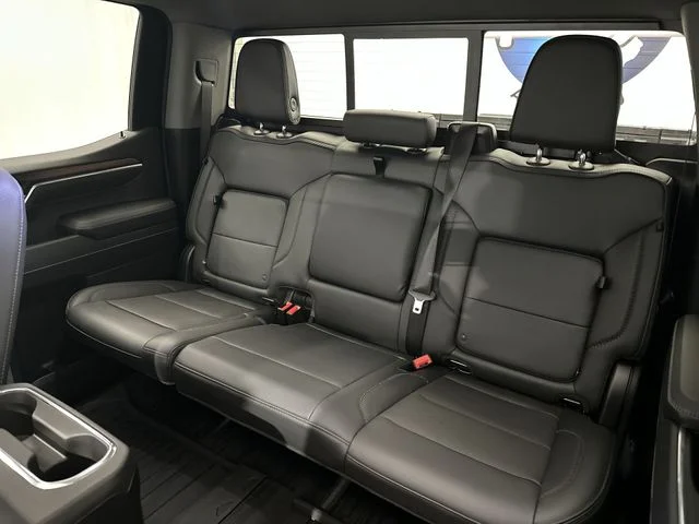 Used 2025 Silver GMC Denali image 27