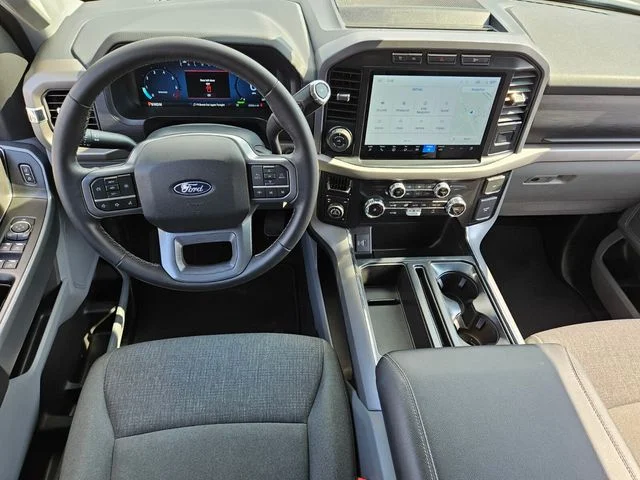 2024 Ford F-150 XLT - Photo 17