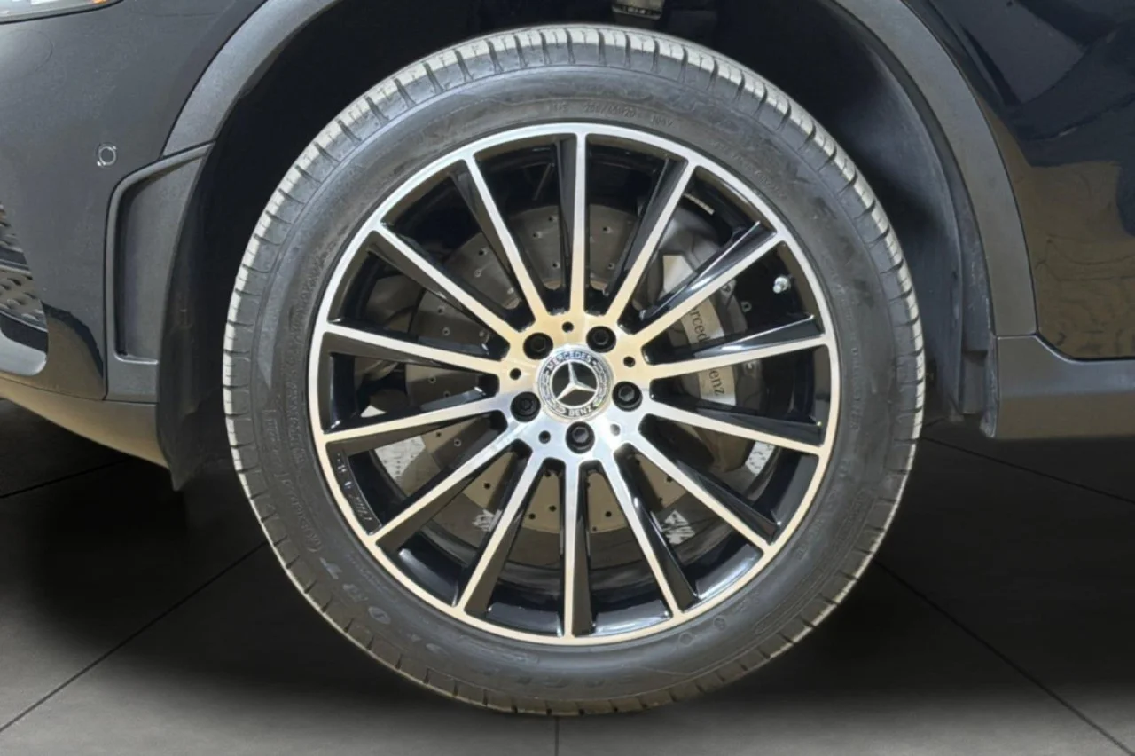 Used 2022 Black Mercedes-Benz GLC 300 image 24