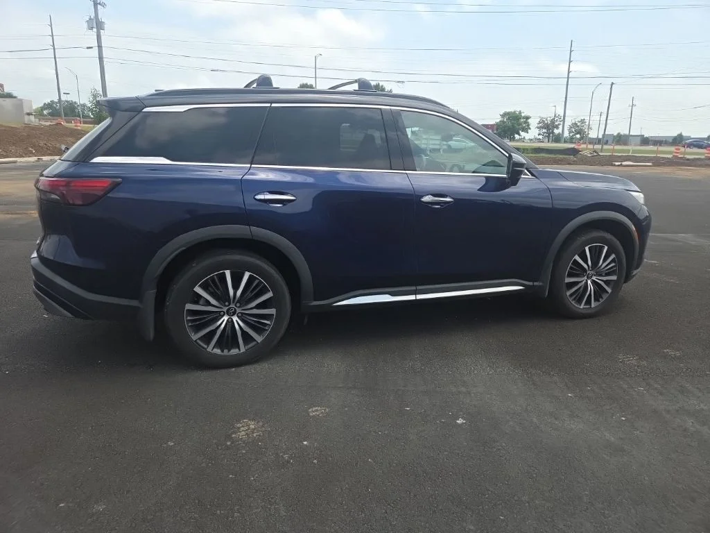 Used 2024 Blue INFINITI Autograph image 14