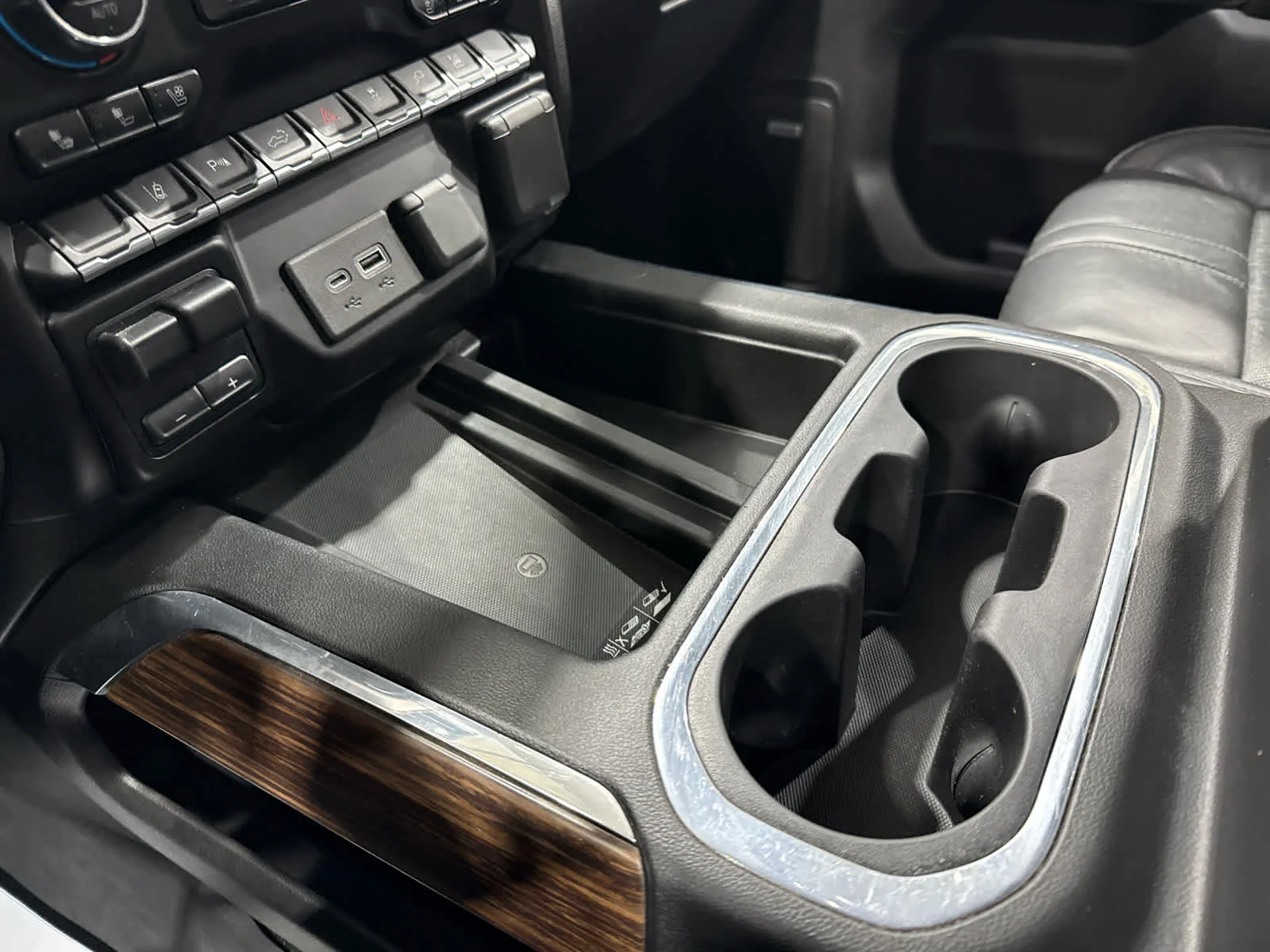 Used 2020 BLACK Chevrolet High Country image 19
