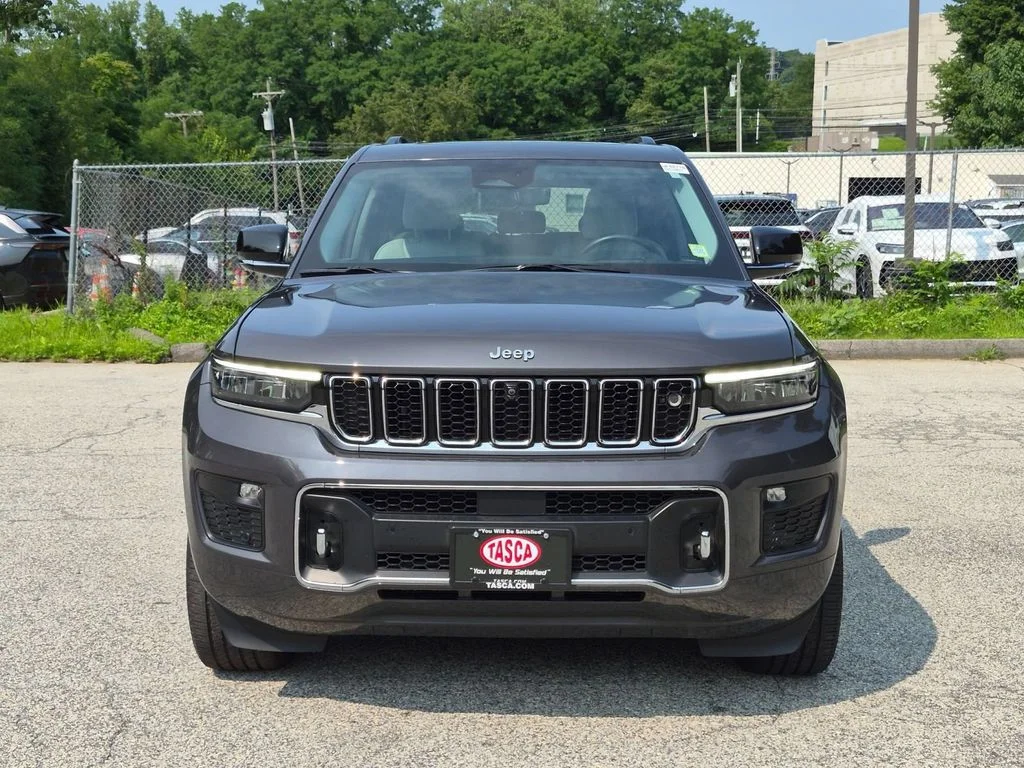Used 2022 Gray Jeep Overland image 11