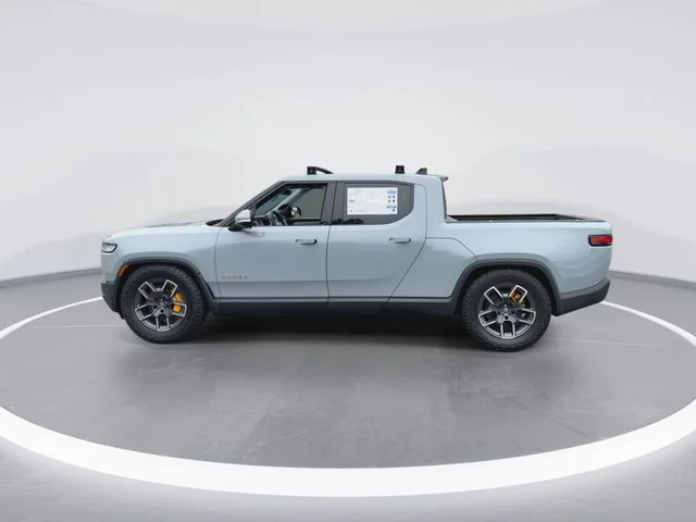 Used 2022  Rivian Adventure image 5
