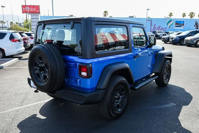 Used 2022 Blue Jeep Sport image 5