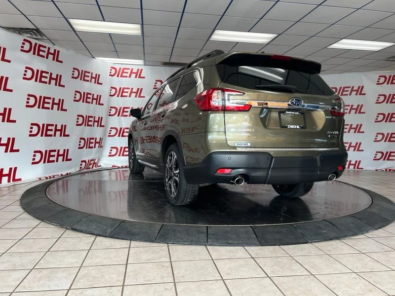 New 2026 AUTUMN GREEN METALLIC Subaru Limited 8-Passenger image 5