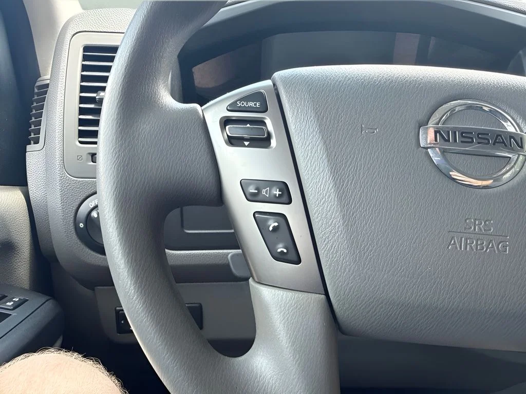 Used 2018 White Nissan SL image 13