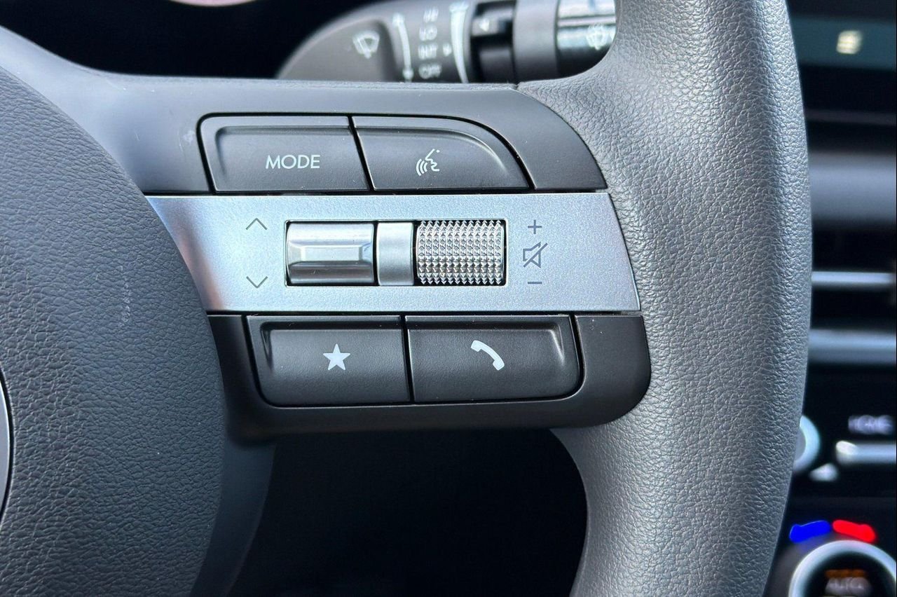 New 2026 White Hyundai SEL AWD image 30
