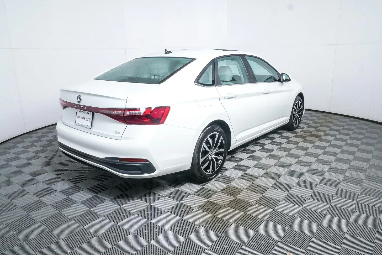 New 2027 Opal White Pearl Volkswagen SE image 7