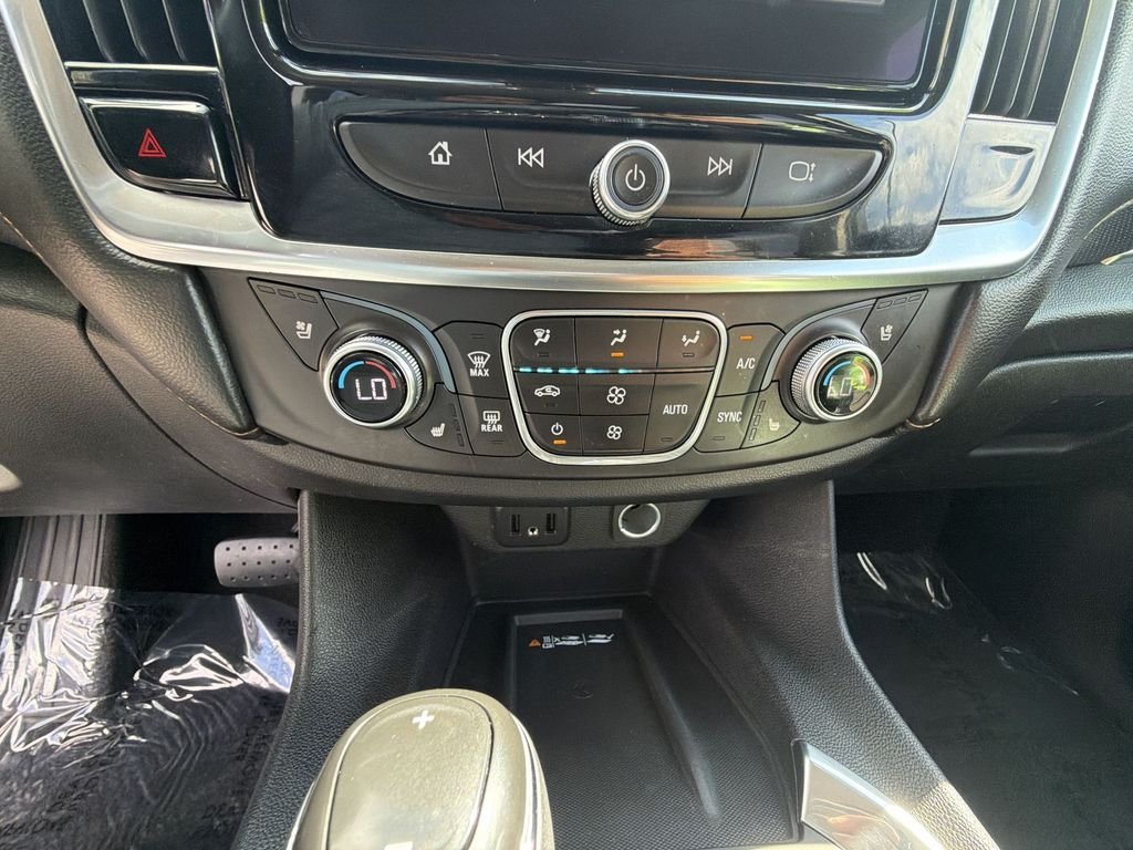 Used 2018 Summit White Chevrolet Premier image 18