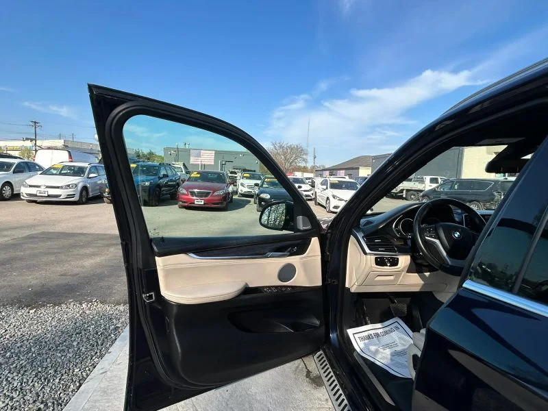 Used 2018 Blue BMW xDrive35i Sport Utility 4D image 29